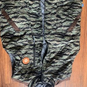 Crooks and castle reversible vest